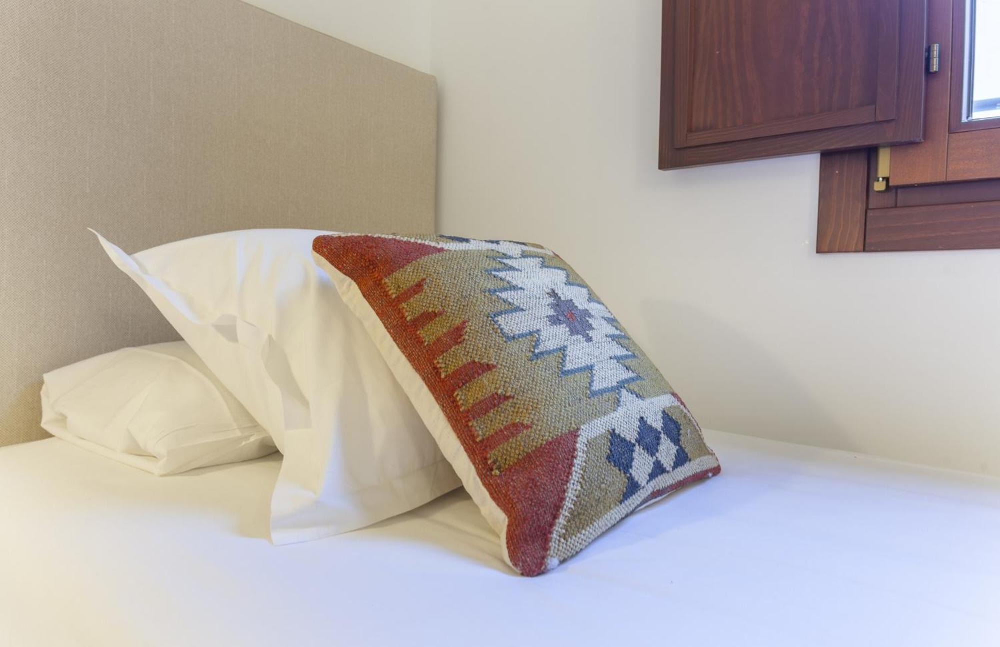 Cibeles Luxe In Madrid Apartment ภายนอก รูปภาพ
