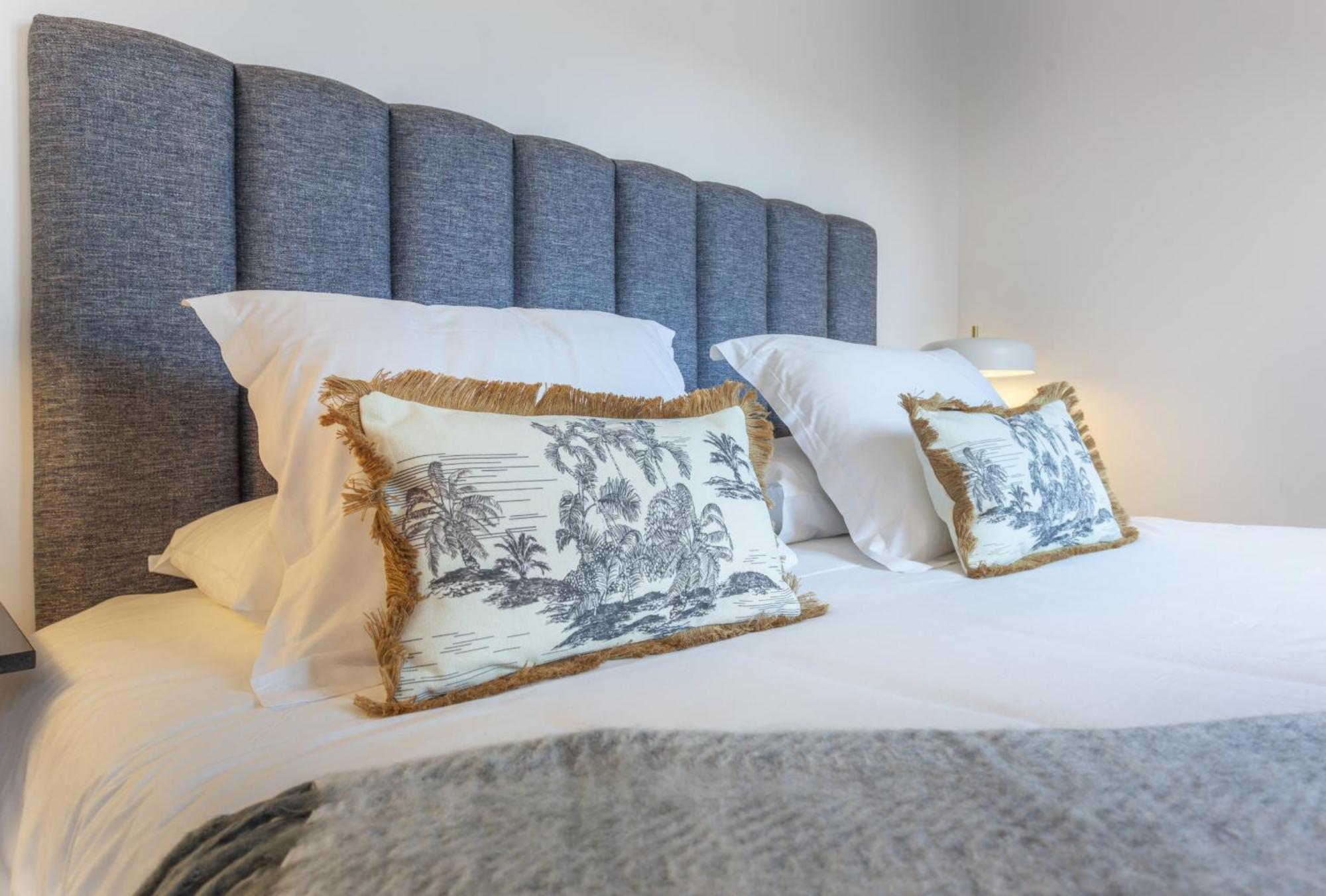 Cibeles Luxe In Madrid Apartment ภายนอก รูปภาพ