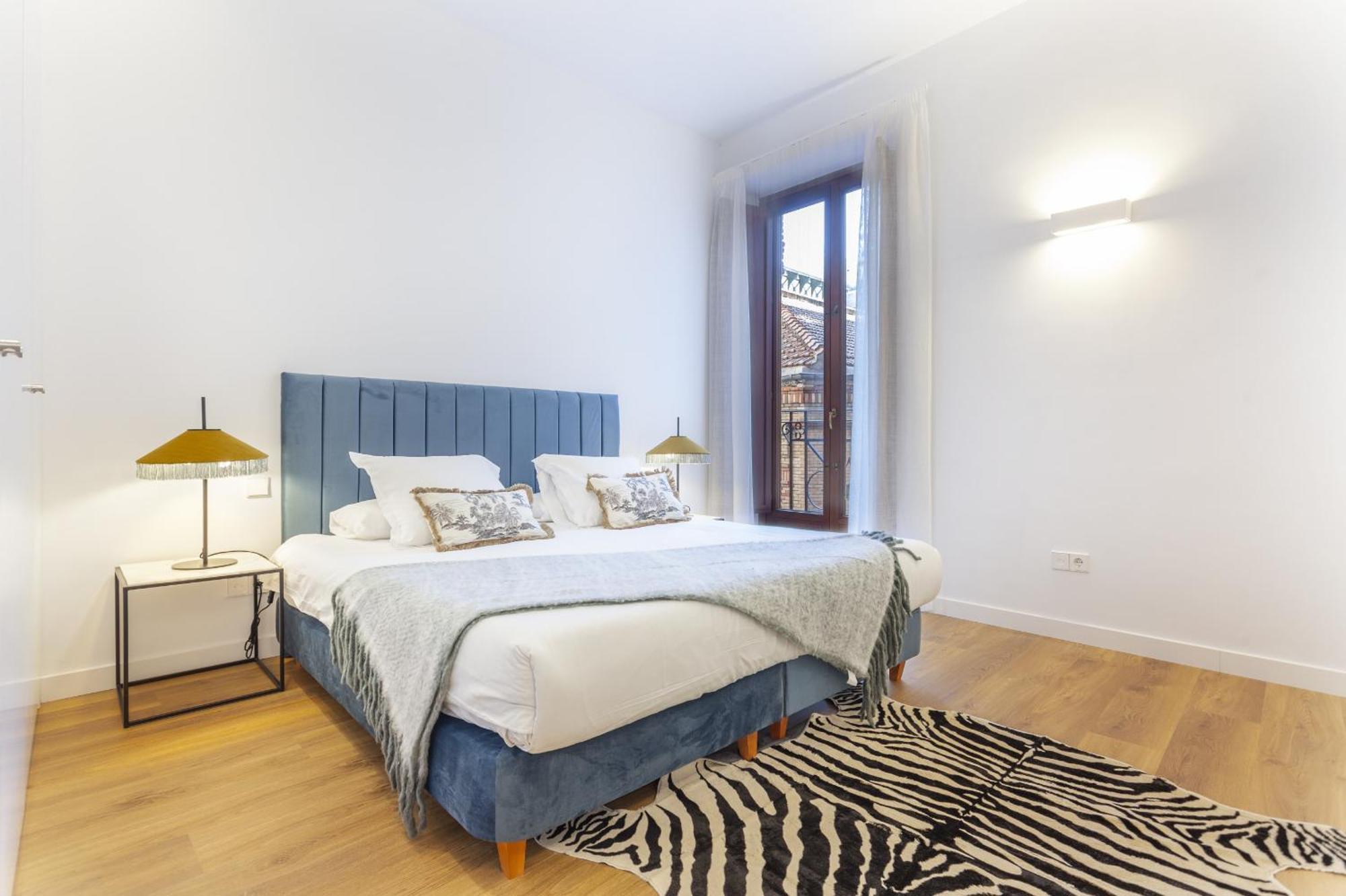 Cibeles Luxe In Madrid Apartment ภายนอก รูปภาพ